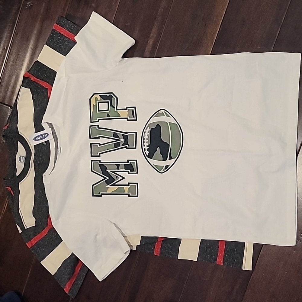 NWT TWO boys crew neck t shirts